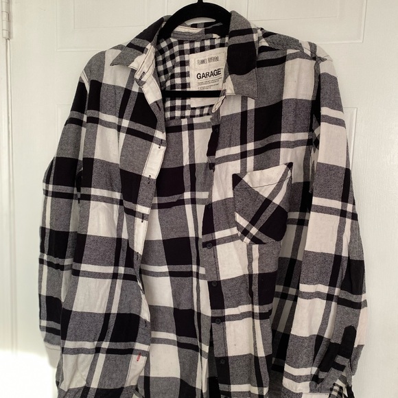 Black and white garage boyfriend flannel - Picture 2 of 3